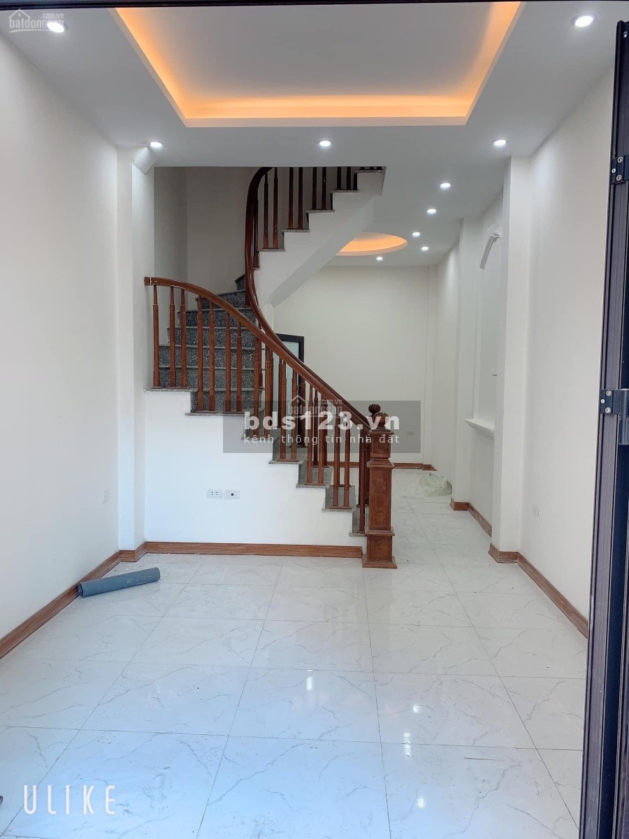 Nhà mặt ngõ, diện tích sử dụng 36m2, đúc 4 tầng, 5 ngủ, 3 nhà vệ sinh, 2 mặt thoáng