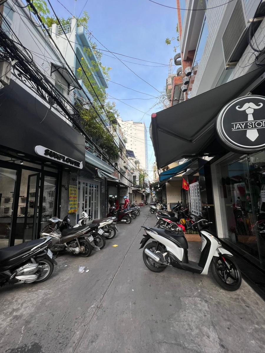 Nhà mặt tiền 2 hẻm lớn Quận 3 – vừa ở kinh doanh giá bán 6.5 tỷ, chính chủ sổ sẵn