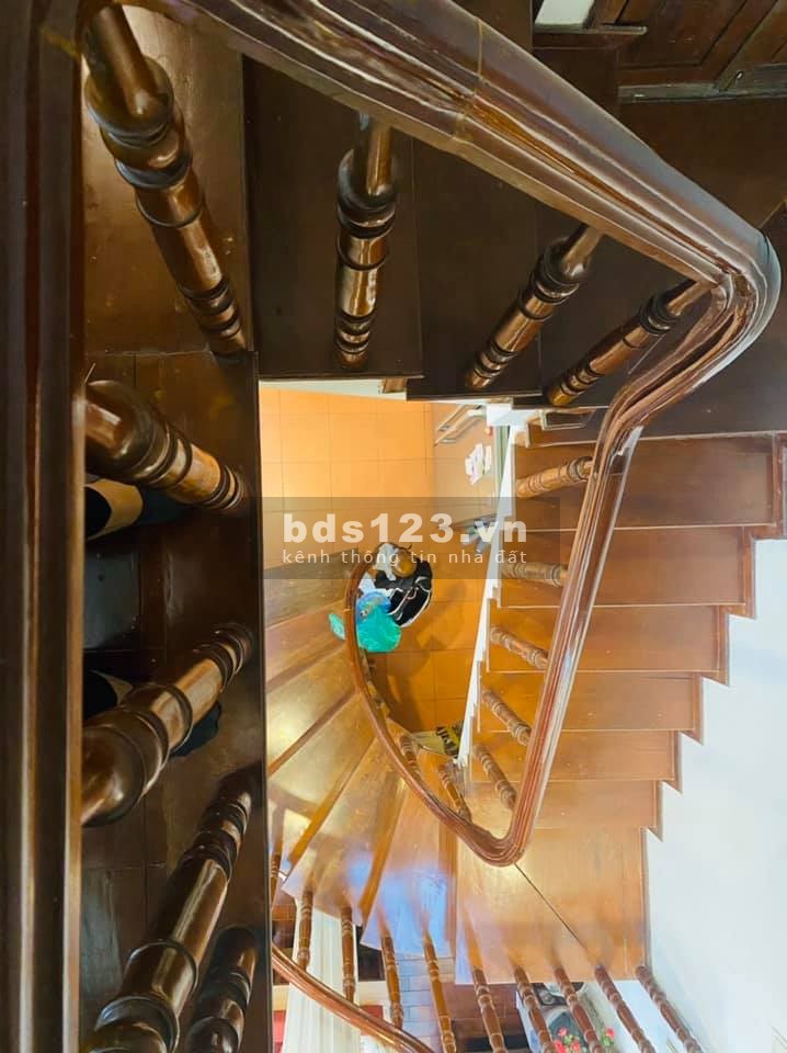 Bán nhà phố Bát Khối Long Biên, nhà đẹp ở luôn ô tô đỗ cửa, gần Aeon Long Biên, giá tốt