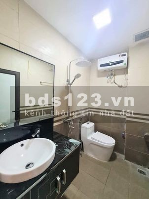 Bán nhà nguyên căn diện tích sử dụng 40m2, đúc 5 tầng kiên cố Quận Thanh Xuân, phù hợp kinh doanh