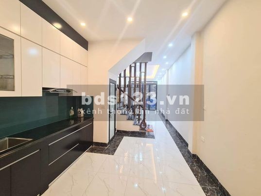 Bán nhà nguyên căn diện tích sử dụng 40m2, đúc 5 tầng kiên cố Quận Thanh Xuân, phù hợp kinh doanh