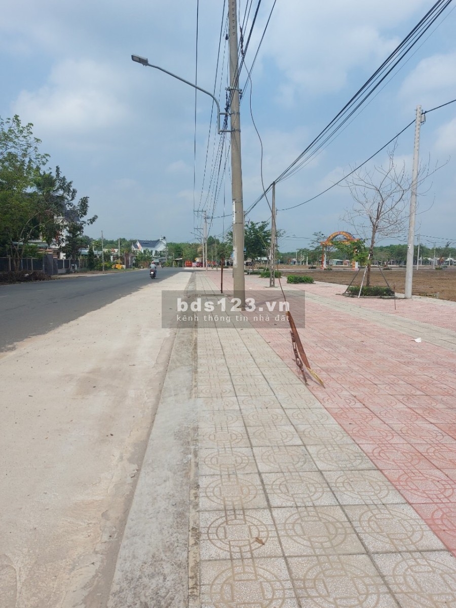 Bán đất nền giá rẻ tại trung tâm thành phố Đồng Xoài, giá bán 60 triệu, pháp lý hoàn chỉnh