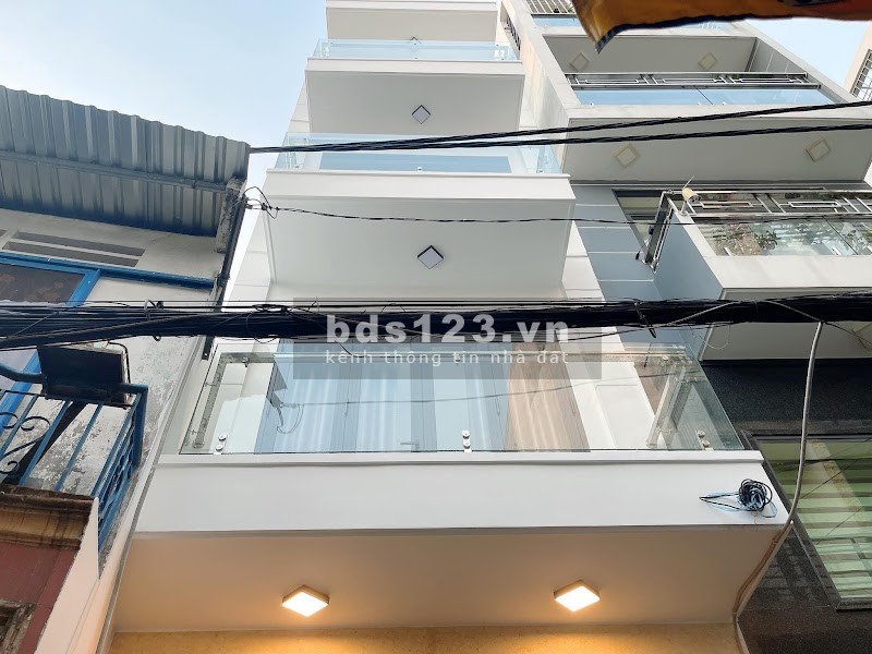 Bán nhà CMT8 q 10, 4 tầng bê tông cốt thép, hẻm xe hơi, nhà mới đẹp, Sát CV Lê Thị Riêng