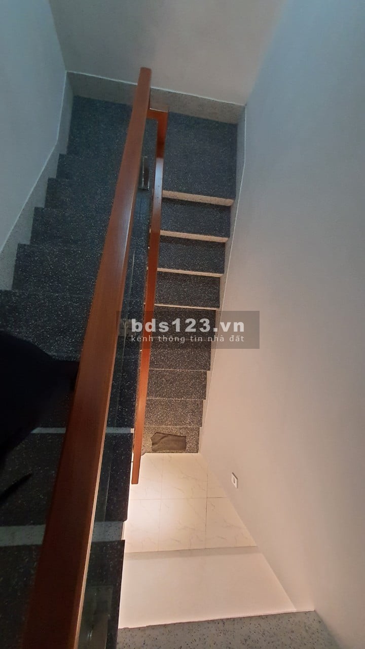 Bán gấp nhà mặt tiền khu Chợ Nguyễn Tri Phương, Hải Châu, Đà Nẵng dân cư đông đúc