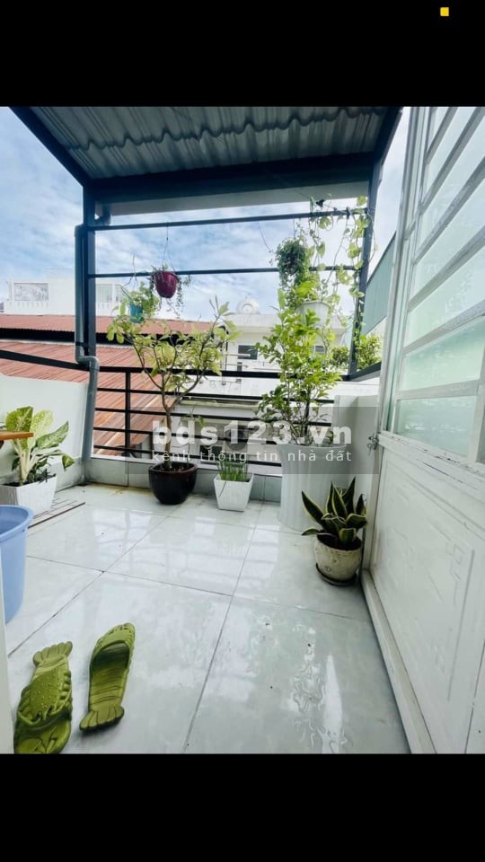 Bán nhà 2 tỷ nhỉnh, vị trí đẹp khu dân cư đông đúc, giá bán 2.3 tỷ, bớt lộc, hạ tầng hoàn thiện
