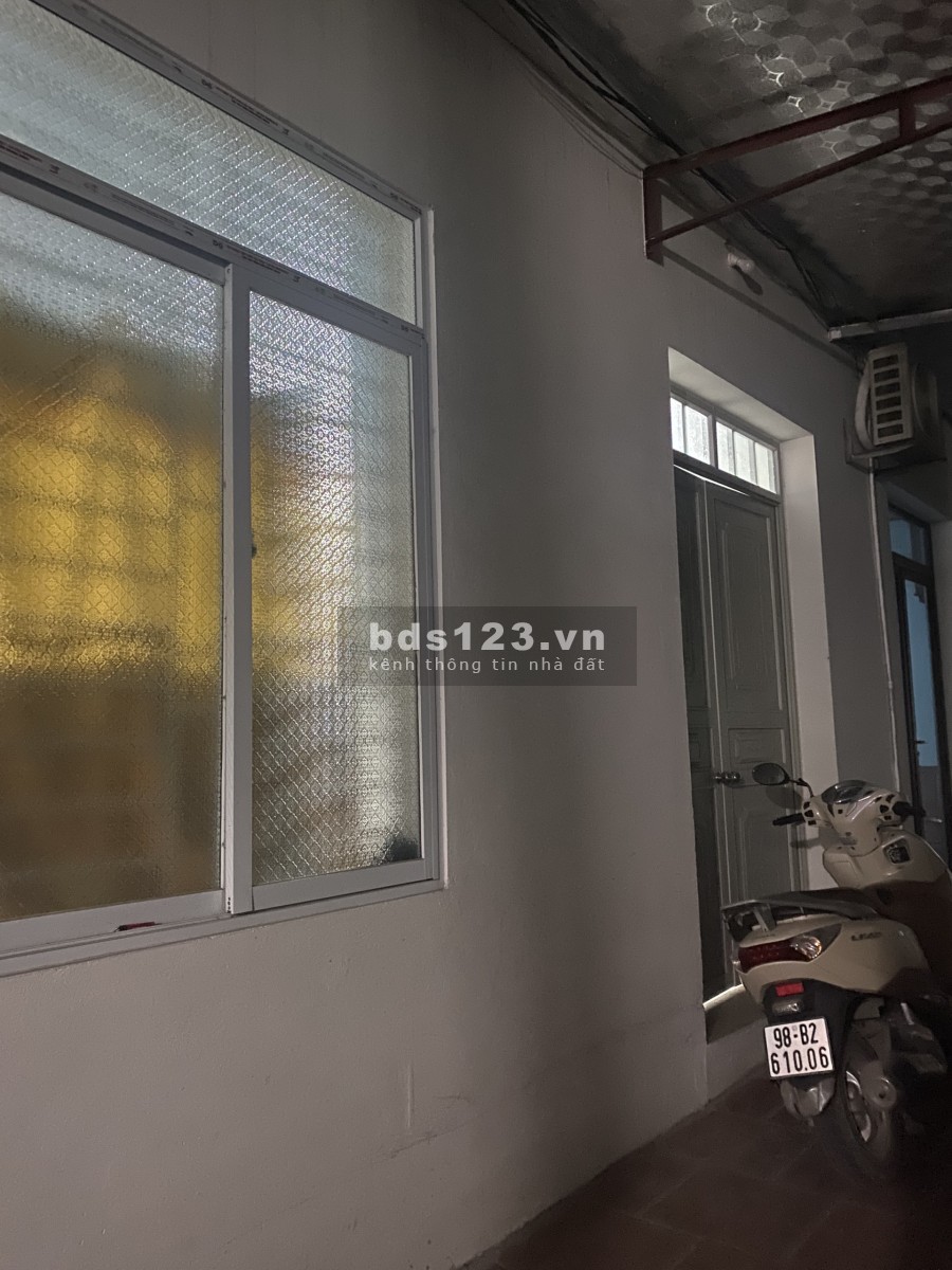 Cần tiền bán gấp nhà ở đg Nguyễn Công Hãng TPBG phù hợp vs vck trẻ Nhà cấp 4 mới xây