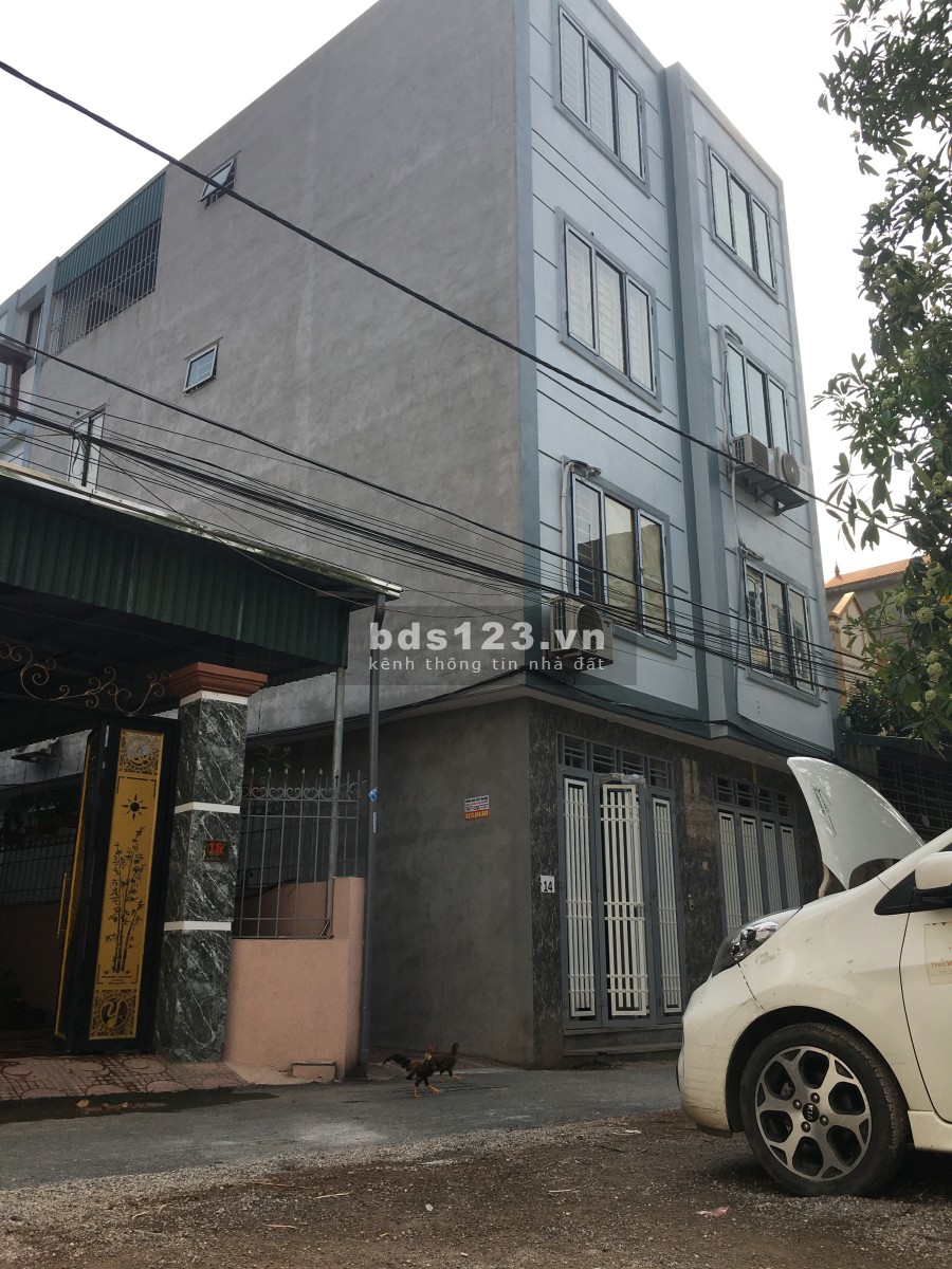 Nhà mặt ngõ, diện tích sử dụng 36m2, đúc 4 tầng, 5 ngủ, 3 nhà vệ sinh, 2 mặt thoáng