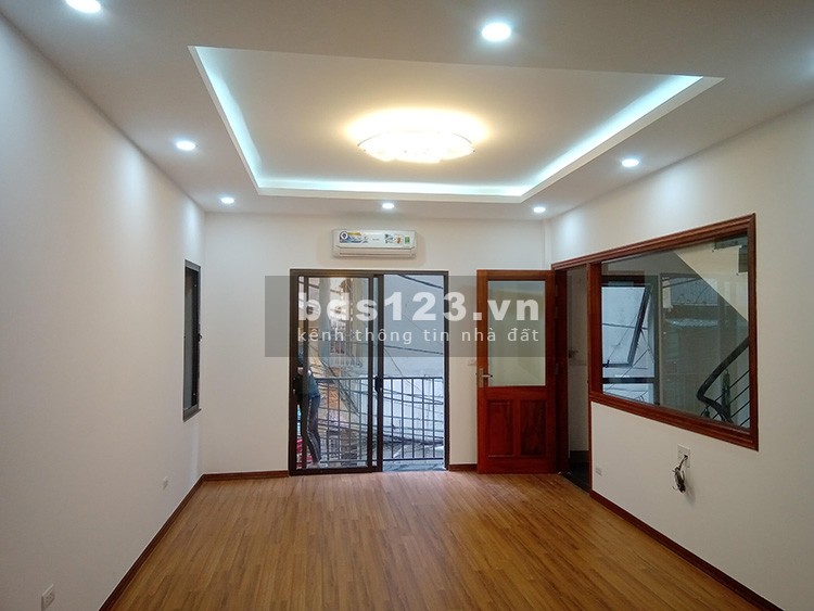 Bán nhà riêng phố Nguyễn Văn Huyên 5 tầng chỉ nhỉnh 10 tỷ, kinh doanh cho thuê sinh lời