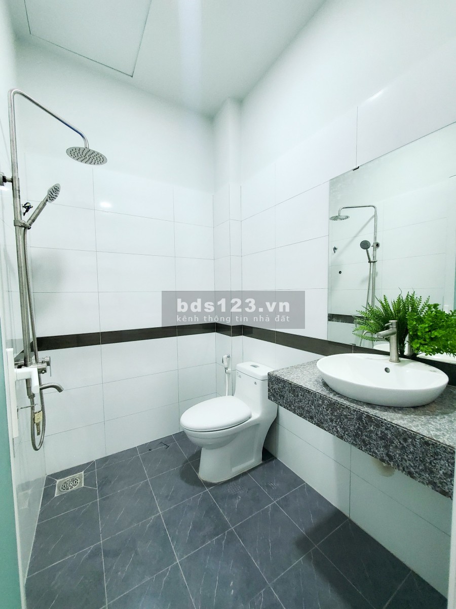 Cho thuê phong chính chủ có máy lạnh đường Lê Trọng Tấn, có gác rộng, giá 2.8 triệu, máy lạnh