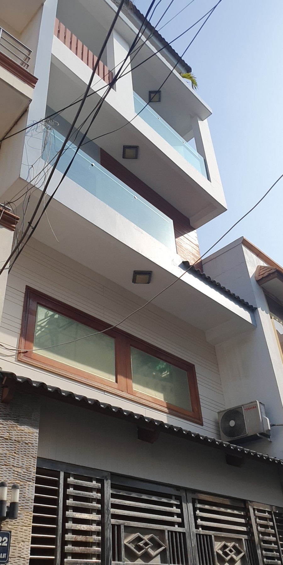 Gia đình bán gấp nhà 5 tầng, diện tích sử dụng 60m2 – Nội thất cao cấp miễn trung gian