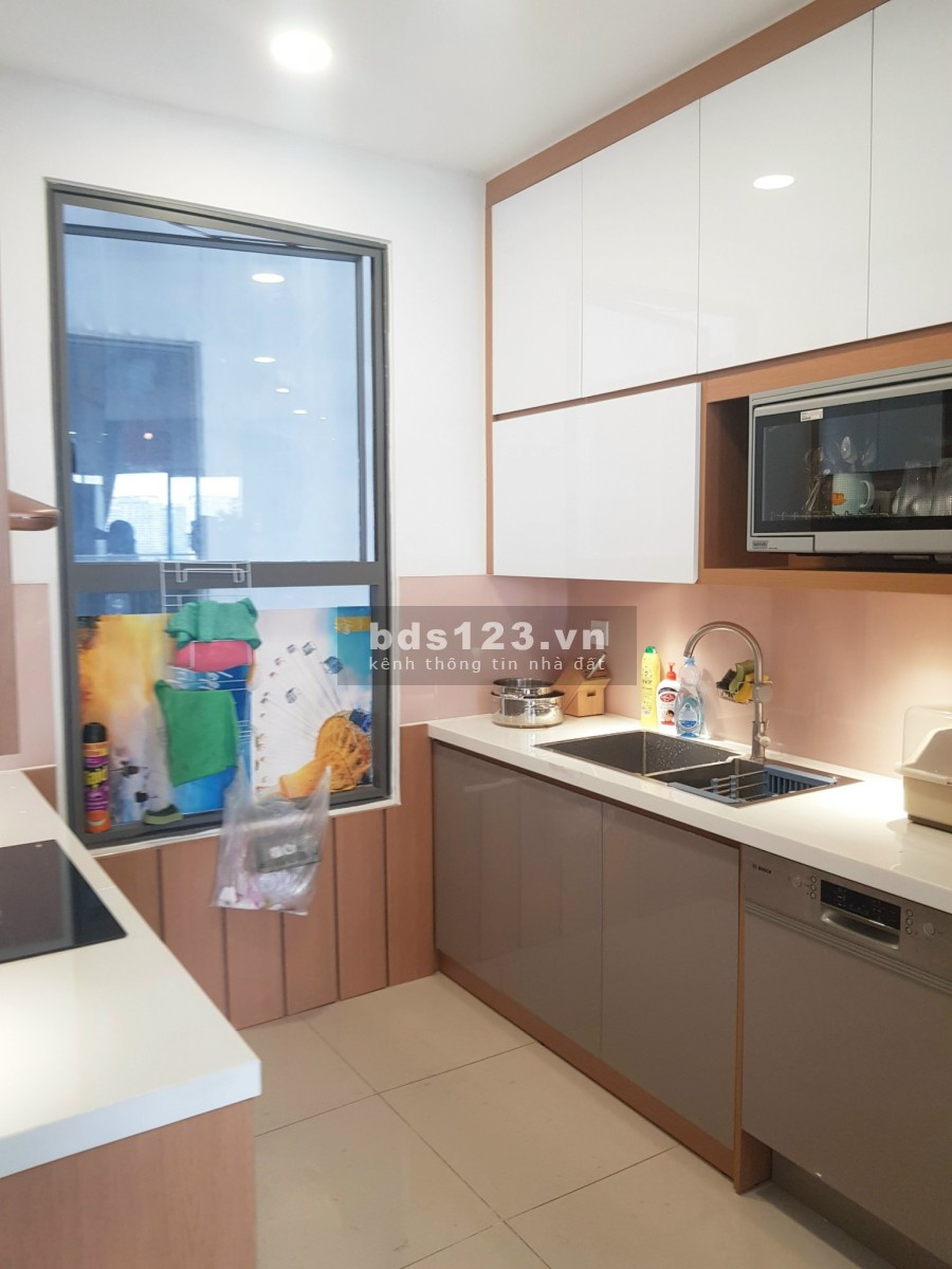 Cho thuê căn hộ The Sun Avenue 3 phòng ngủ, giá cực tốt, đầy đủ tiện nghi, nội thất cao cấp