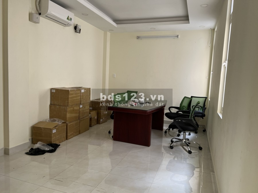 Văn phòng cho thuê, mặt tiền đường lớn. Gía chỉ 14 triệu/tháng, đầy đủ công năng