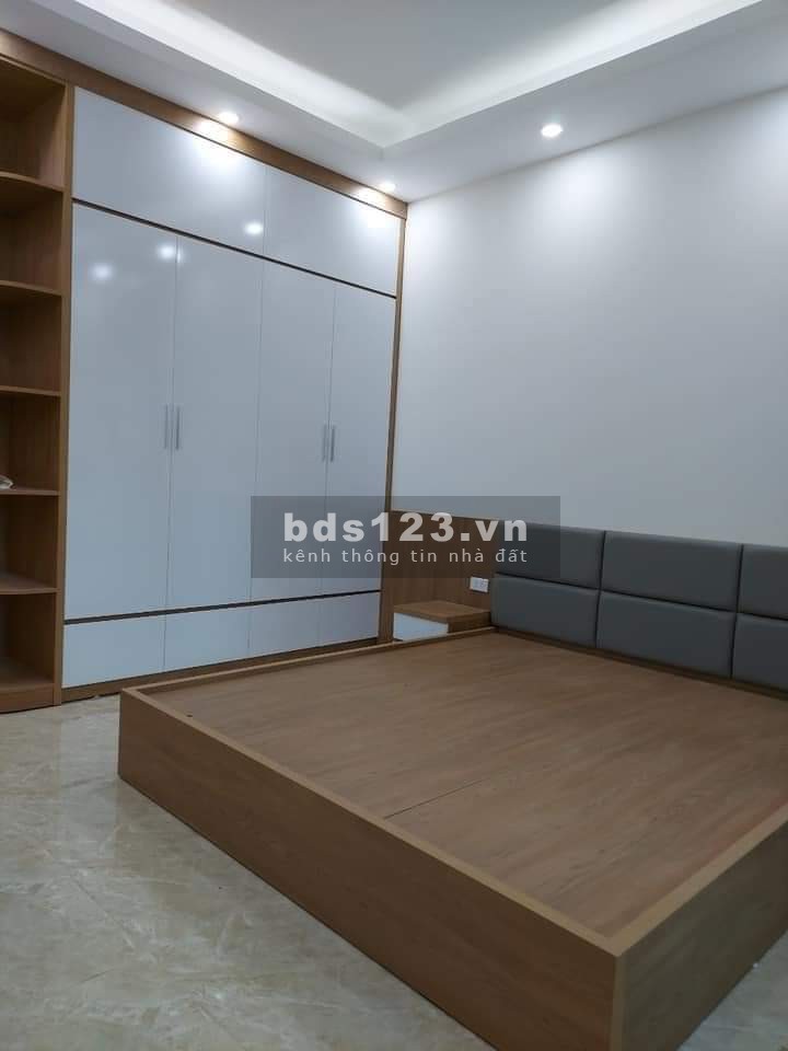 Bán nhà mới nguyên căn đẹp lung linh chỉ việc xách vali vào ở khu dân cư đúc 5 tầng kiên cố