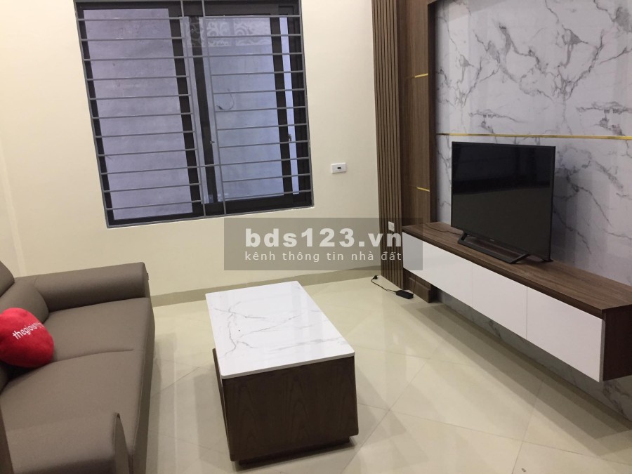 Cần bán nhà Nguyễn Văn Trỗi 36m, 5 tầng đúc, kinh doanh ô tô đỗ cửa, giá bán 5.5 tỷ, lhcc