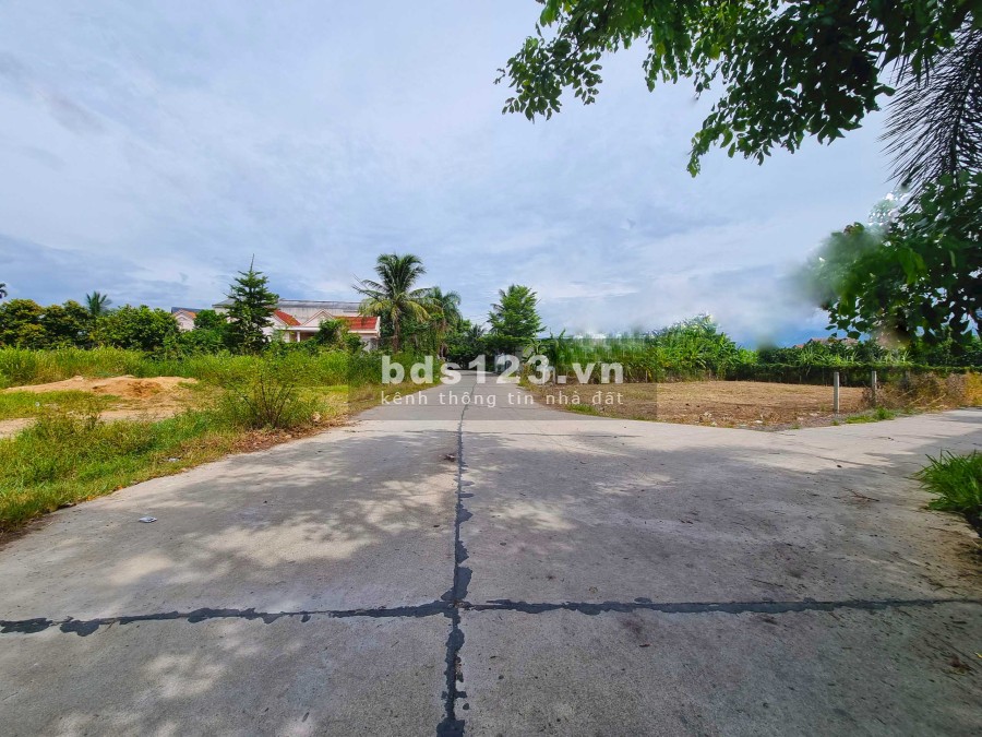 Bán đất ven Nha Trang, hướng Đông Nam, nằm ngay trong khu dân cư đông đúc