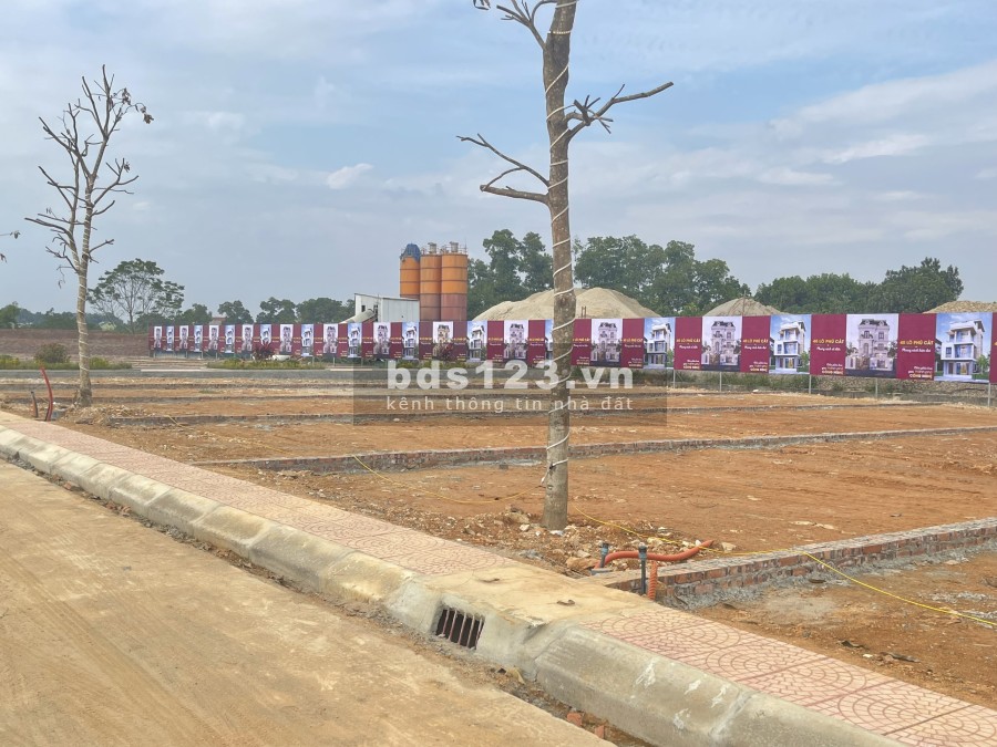Chính chủ cắt lỗ 60m2, full thổ cư tân xã, Hòa Lạc giá 1.1 tỷ sổ đỏ chính chủ, bàn giao ngay