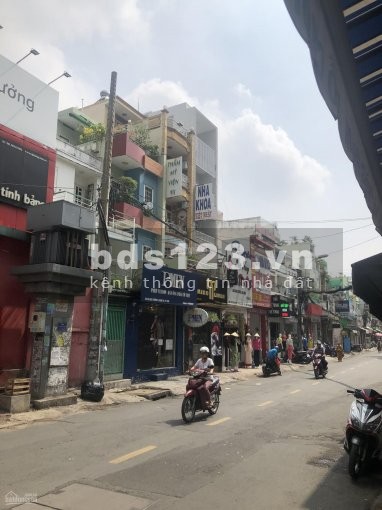 Cho thuê mặt bằng Quận 10 gần góc chính diện ngã 4 diện tích 32m2, mặt tiền sầm uất