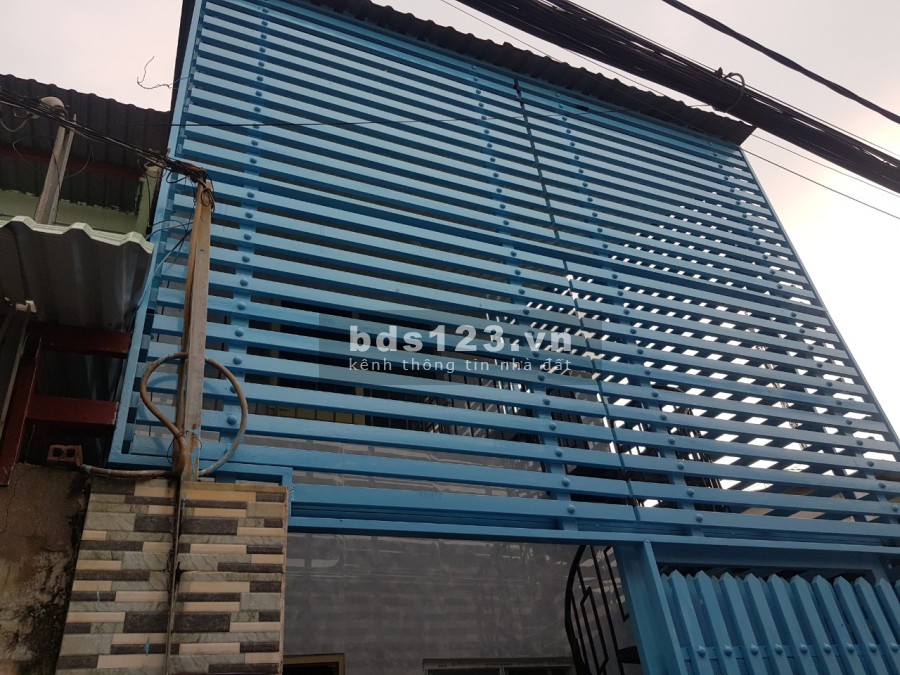Cho thuê nhà nguyên căn 1 trệt 1 lầu Tam Phú Thủ Đức giá 4 triệu/tháng, khu dân cư đông