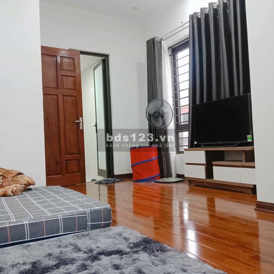 Bán nhà nguyên căn Bồ Đề dân xây diện tích sử dụng 35m2, đúc kiên cố 5 tầng, giá bán 3 tỷ