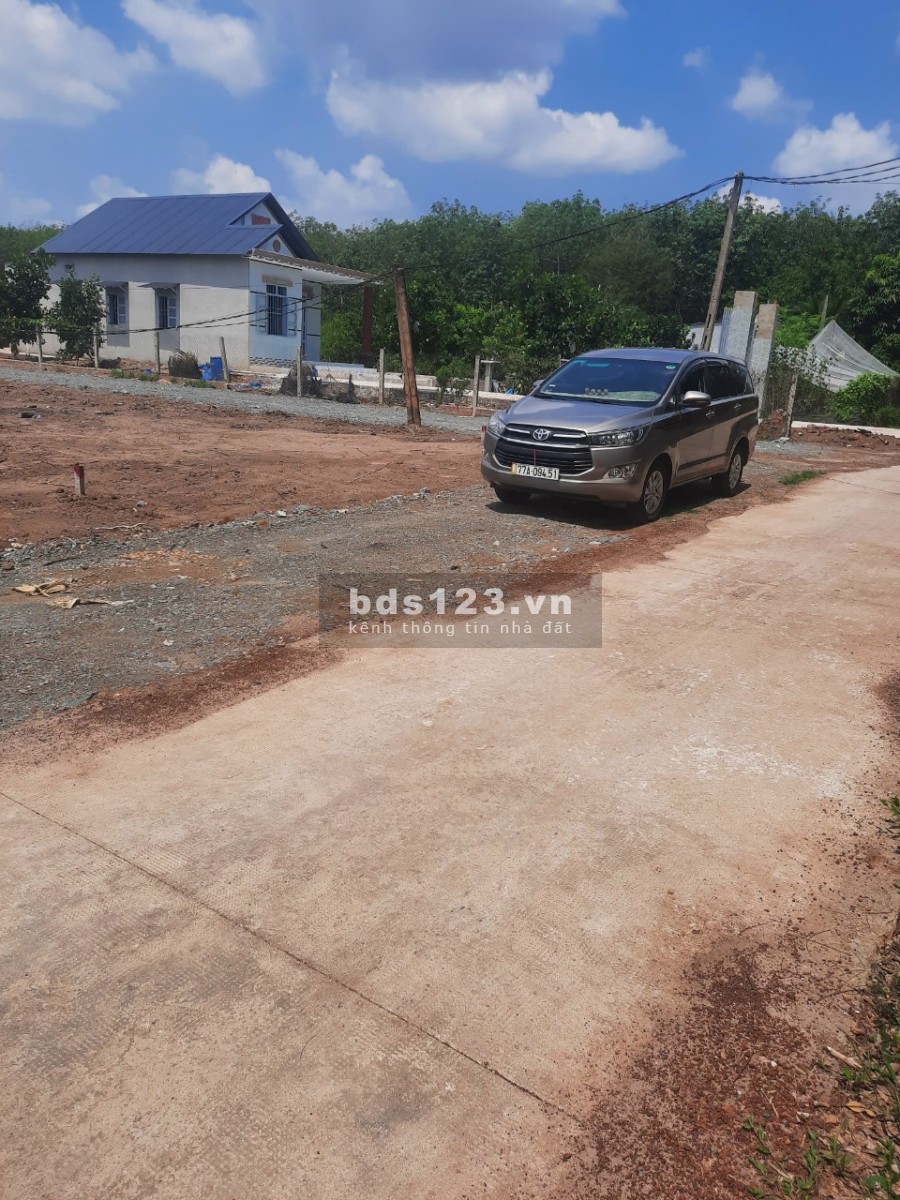 Bán đất sổ hồng đường lớn ở Tân Quan Hớn Quản Bình Phước liên hệ 0357503704