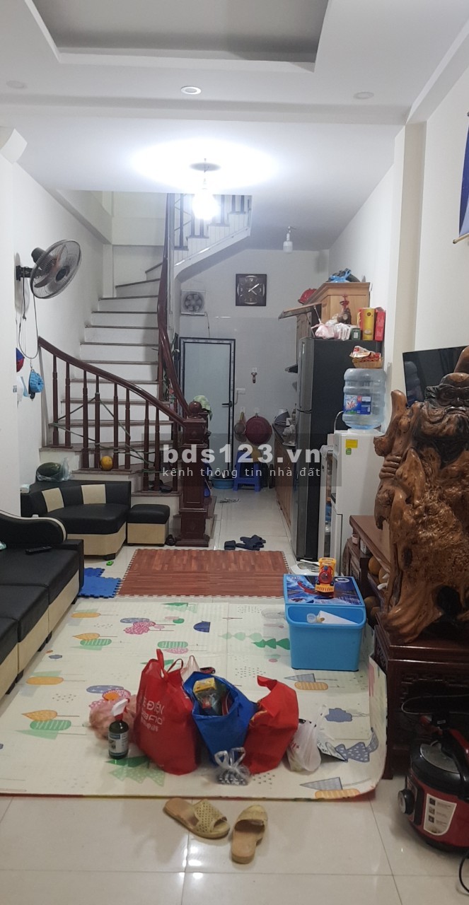 Cho thuê nhà 5 tầng nguyên căn Lê Quang Đạo giá bán 11.5 triệu/tháng, lh 0989124488