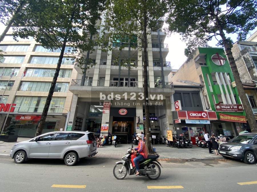 Cho thuê văn phòng giá rẻ Quận 1 diện tích sử dụng 60m2 liên hệ 0902695180, tiện ích đủ