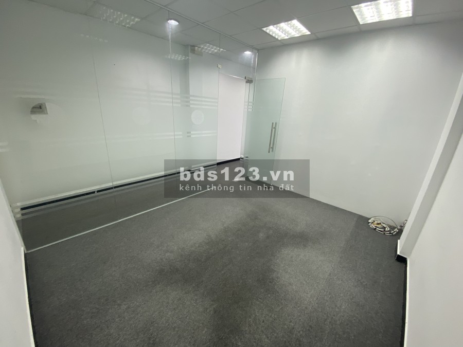 Cho thuê văn phòng giá rẻ Quận 1 diện tích sử dụng 60m2 liên hệ 0902695180, tiện ích đủ