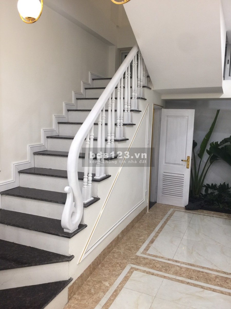 Nhà Mới Phố Thuỵ Khuê, Tây Hồ diện tích sử dụng 40m2 đúc kiên cố 5 tầng, giá bán chỉ 4.5 tỷ