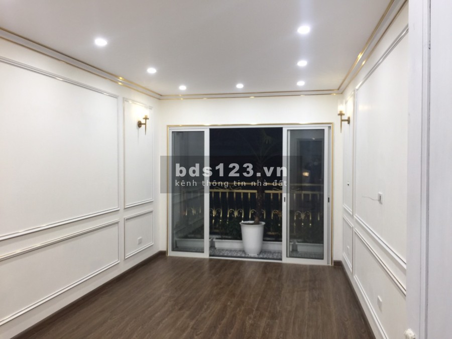 Nhà Mới Phố Thuỵ Khuê, Tây Hồ diện tích sử dụng 40m2 đúc kiên cố 5 tầng, giá bán chỉ 4.5 tỷ