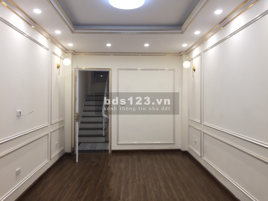 Nhà Mới Phố Thuỵ Khuê, Tây Hồ diện tích sử dụng 40m2 đúc kiên cố 5 tầng, giá bán chỉ 4.5 tỷ