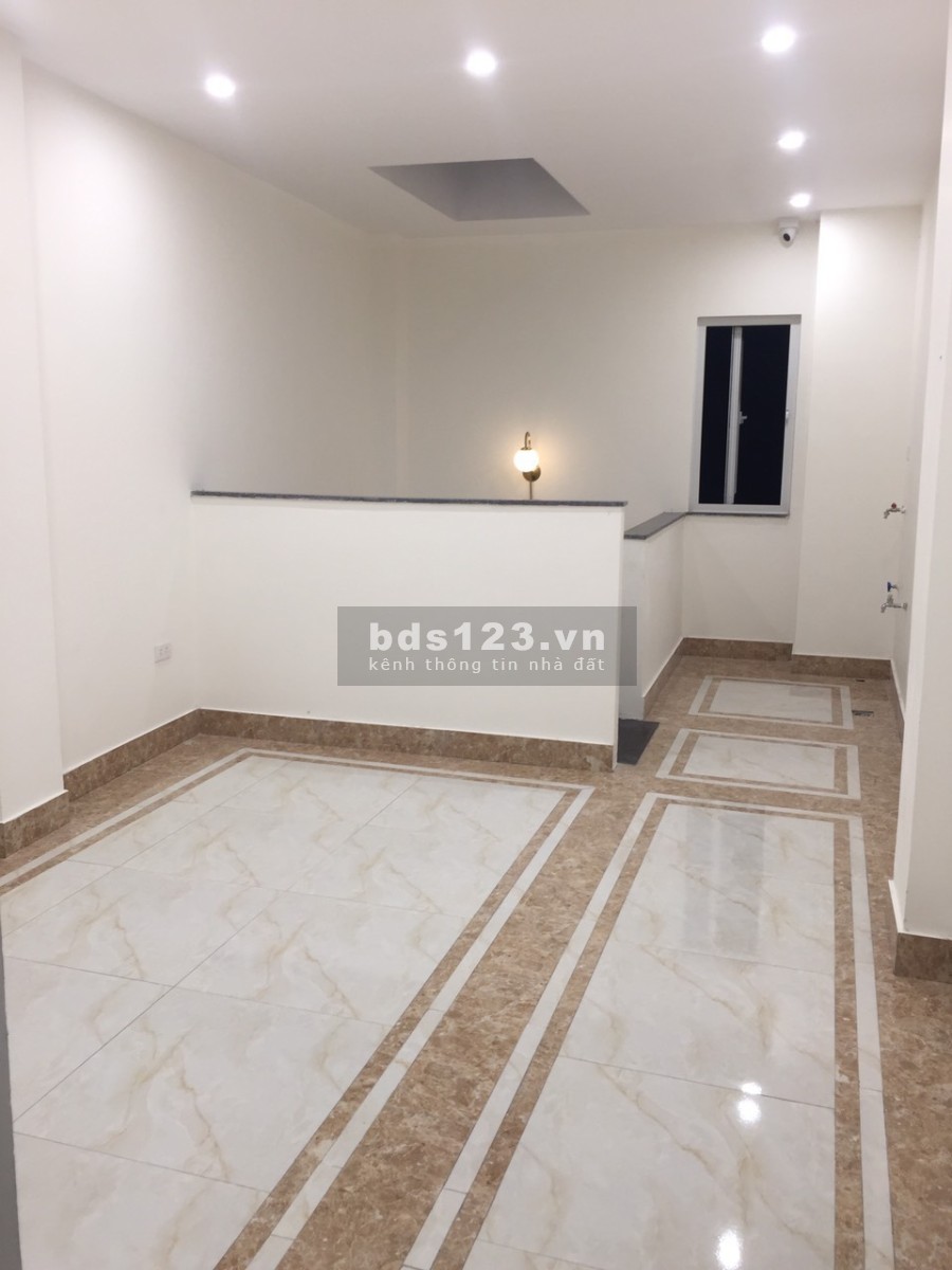 Nhà Mới Phố Thuỵ Khuê, Tây Hồ diện tích sử dụng 40m2 đúc kiên cố 5 tầng, giá bán chỉ 4.5 tỷ