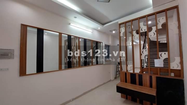 Cần bán gấp căn hộ 5 tầng ở khu vực Trung Kính, giá chỉ nhỉnh 4 tỷ pháp lý chính chủ