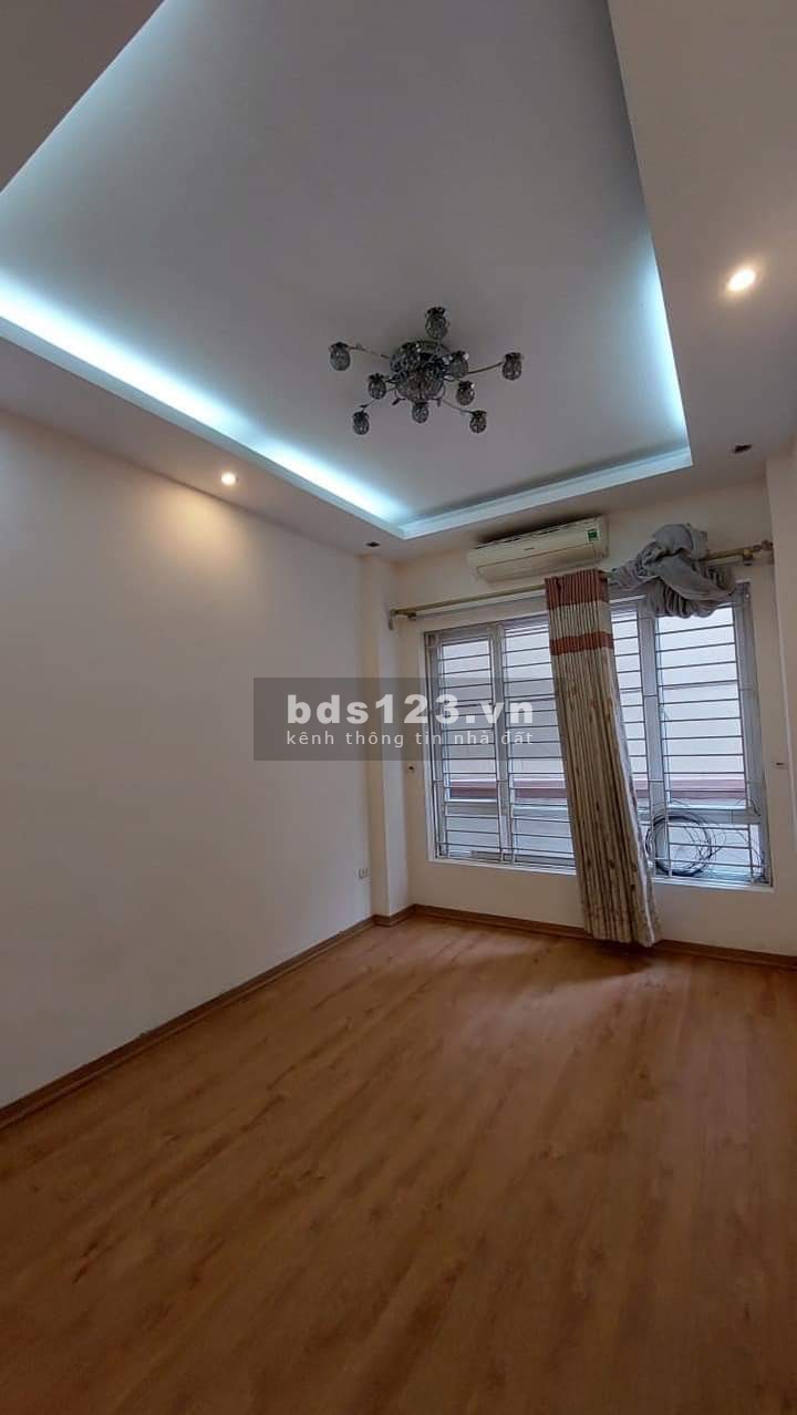 Cần bán gấp căn hộ 5 tầng ở khu vực Trung Kính, giá chỉ nhỉnh 4 tỷ pháp lý chính chủ