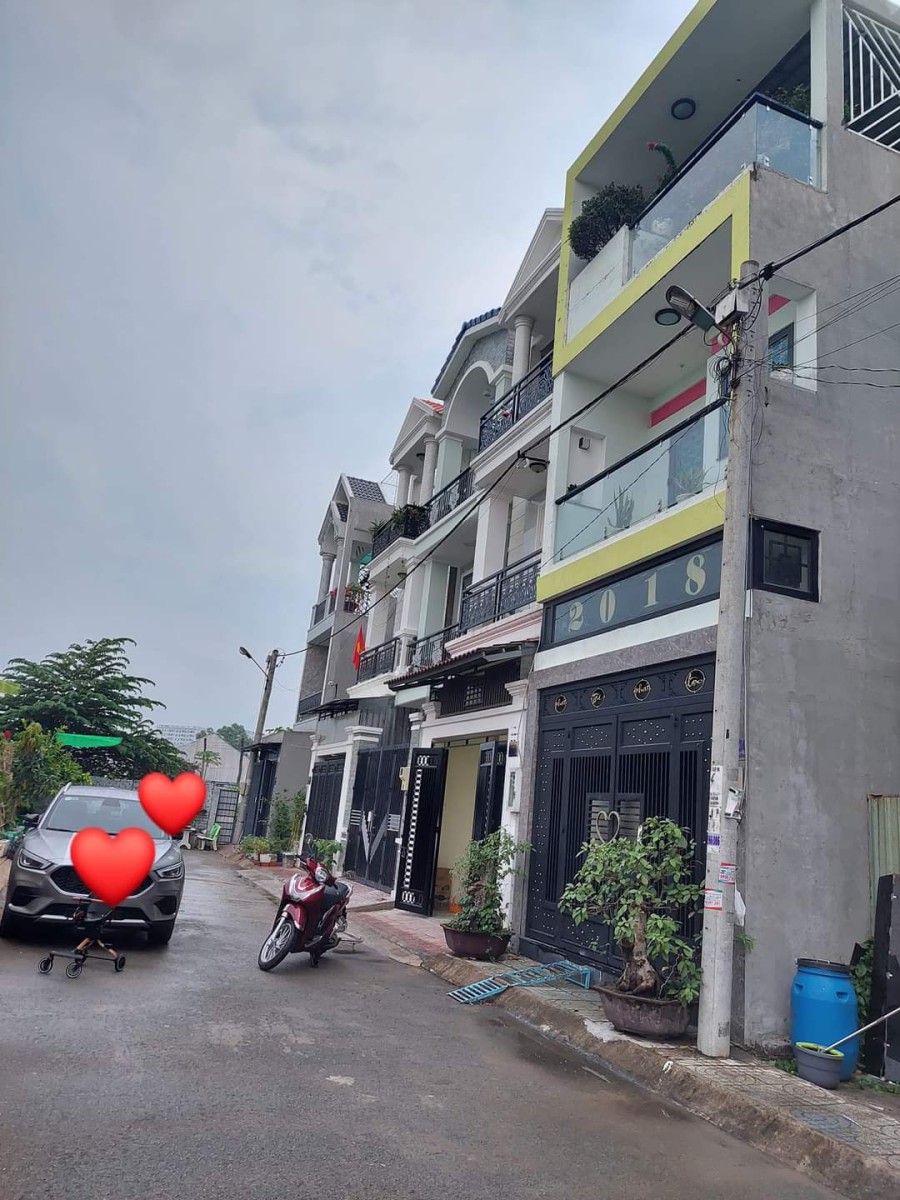 Nhà nhĩnh hơn 5 tỷ đã hoàn công xe hơi tận cửa đẹp vào ở ngay, 65m đất 3 tầng