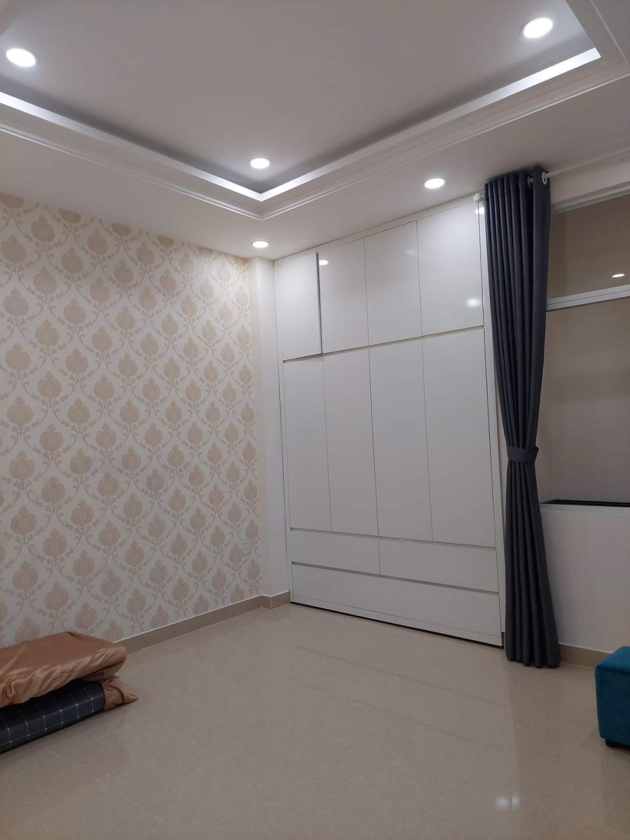 Nhà nhĩnh hơn 5 tỷ đã hoàn công xe hơi tận cửa đẹp vào ở ngay, 65m đất 3 tầng