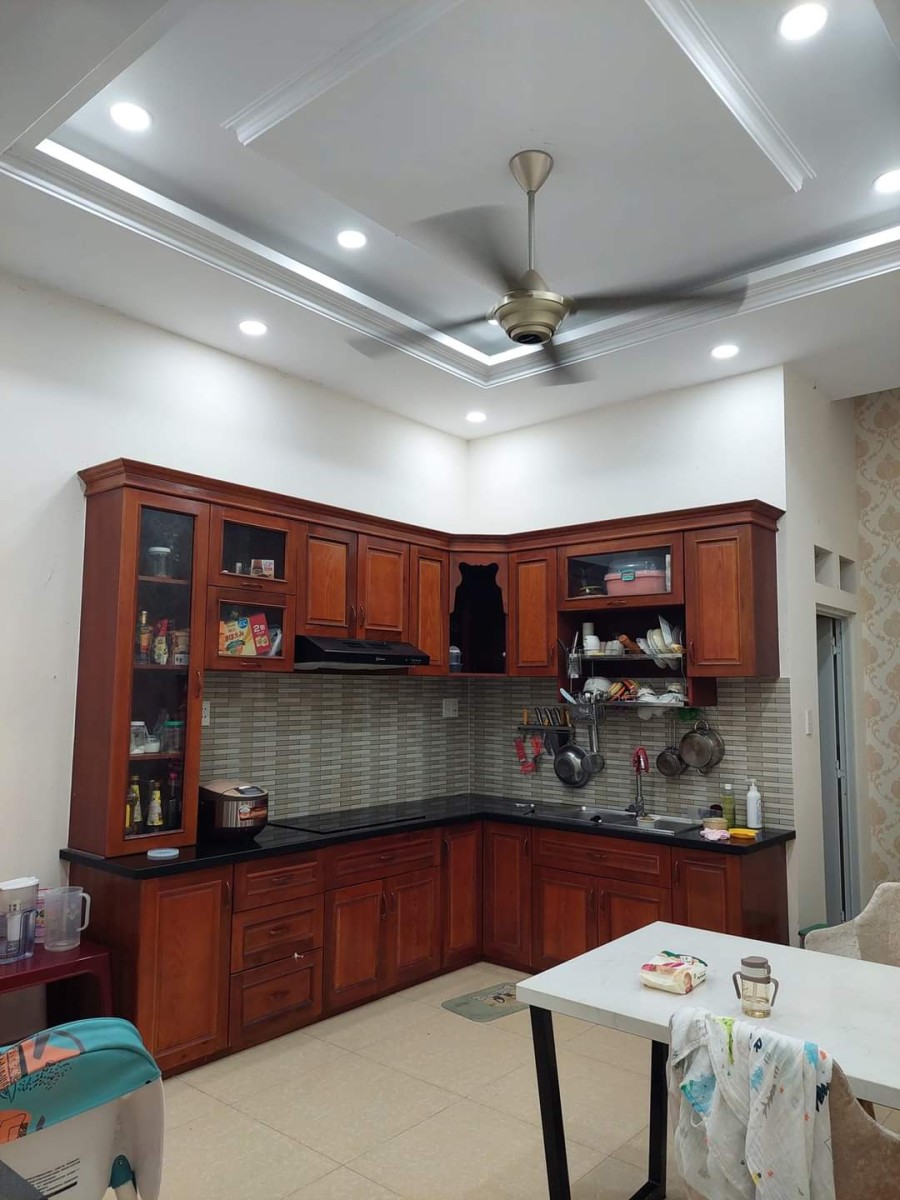Nhà nhĩnh hơn 5 tỷ đã hoàn công xe hơi tận cửa đẹp vào ở ngay, 65m đất 3 tầng