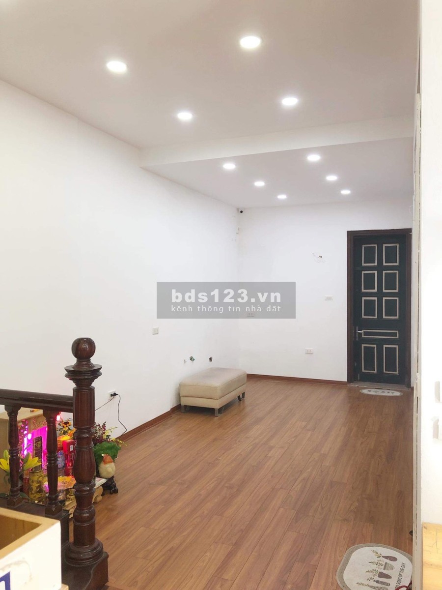 Bán gấp nhà phố Tôn Đức Thắng 3.5 tầng, mặt tiền 8m giá 24.5 tỷ.