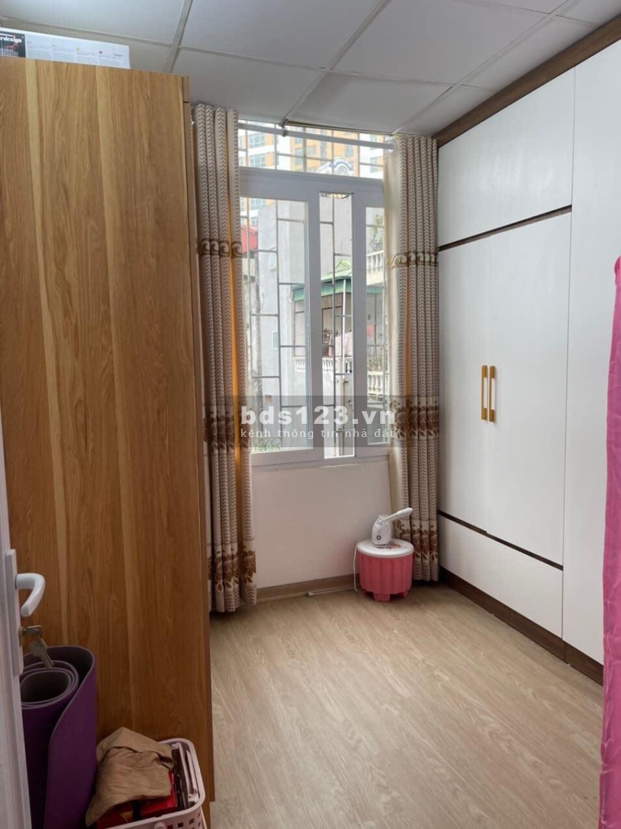Chính chủ cần bán nhà phố Kim Mã diện tích sử dụng 56m2 x 3 tầng, giá bán 3.7 tỷ