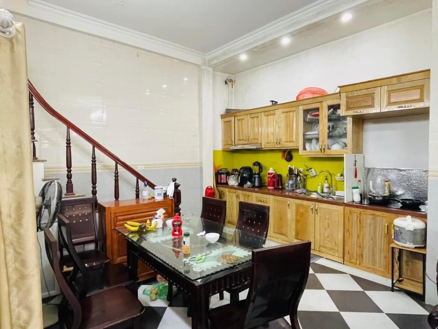 Nhà phố Khương Trung, mặt tiền 4,8m, 25m ra phố giá bán chỉ nhỉnh 4,5 tỷ sổ đỏ vuông đẹp