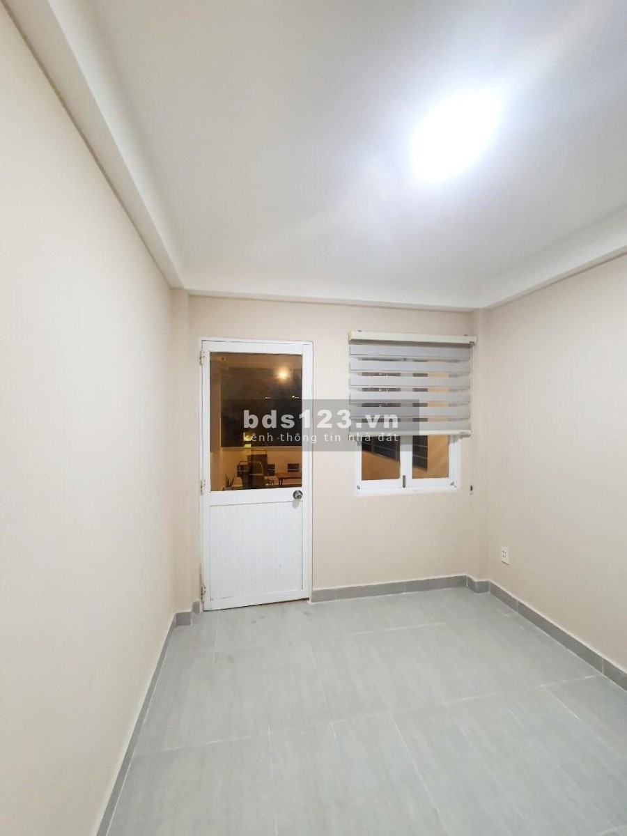 Bán nhà Lý Thường Kiệt Quận 10, hẻm xe hơi 36m2, 3 lầu đúc, 4PN, 3WC dưới 7 tỷ
