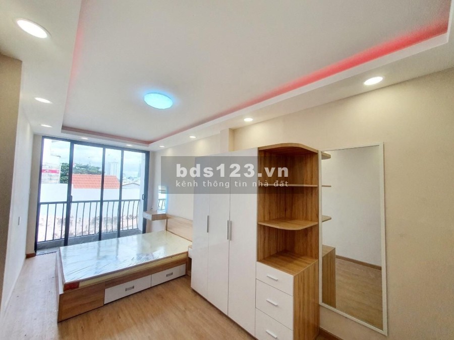 Bán nhà Lý Thường Kiệt Quận 10, hẻm xe hơi 36m2, 3 lầu đúc, 4PN, 3WC dưới 7 tỷ