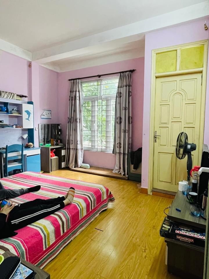 Nhà phố Khương Trung, mặt tiền 4,8m, 25m ra phố giá bán chỉ nhỉnh 4,5 tỷ sổ đỏ vuông đẹp