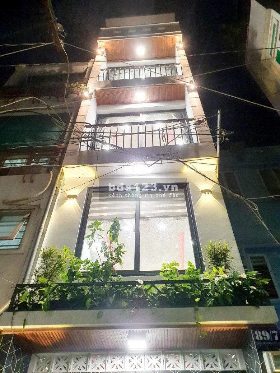 Bán nhà Lý Thường Kiệt Quận 10, hẻm xe hơi 36m2, 3 lầu đúc, 4PN, 3WC dưới 7 tỷ