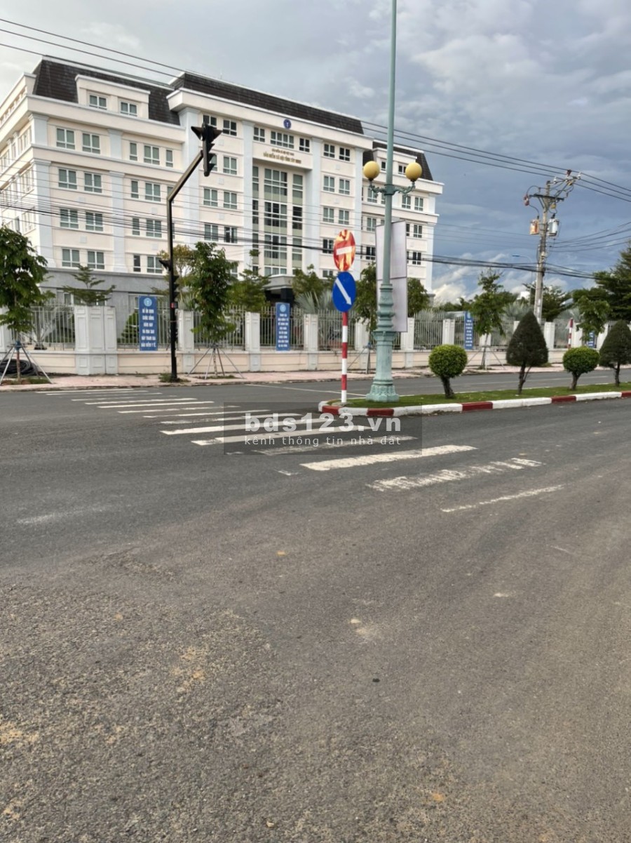 BÁN GẤP ĐẤT MẶT TIỀN ĐƯỜNG NHỰA tại trung tâm Thành Phố Tây Ninh, Tỉnh Tây Ninh.