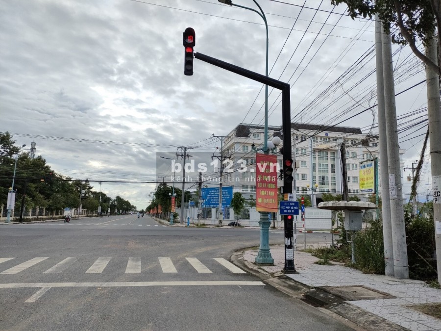 BÁN GẤP ĐẤT MẶT TIỀN ĐƯỜNG NHỰA tại trung tâm Thành Phố Tây Ninh, Tỉnh Tây Ninh.