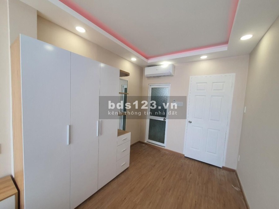 Bán nhà Lý Thường Kiệt Quận 10, hẻm xe hơi 36m2, 3 lầu đúc, 4PN, 3WC dưới 7 tỷ