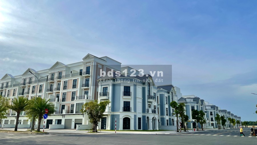 Bán căn Shophouse Manhattan Glory 84m2 chỉ 4tỷ05 hỗ trợ vay 70%, cạnh công viên 36ha VGP