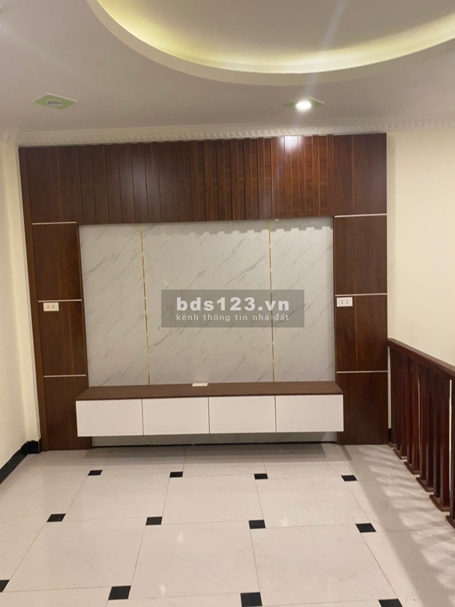 Cần bán gấp nhà Đại Mỗ, Nam Từ Liêm, 4 tầng x 32m2, ô tô đỗ, gần Aeon Mall Hà Đông, 3.85 tỷ