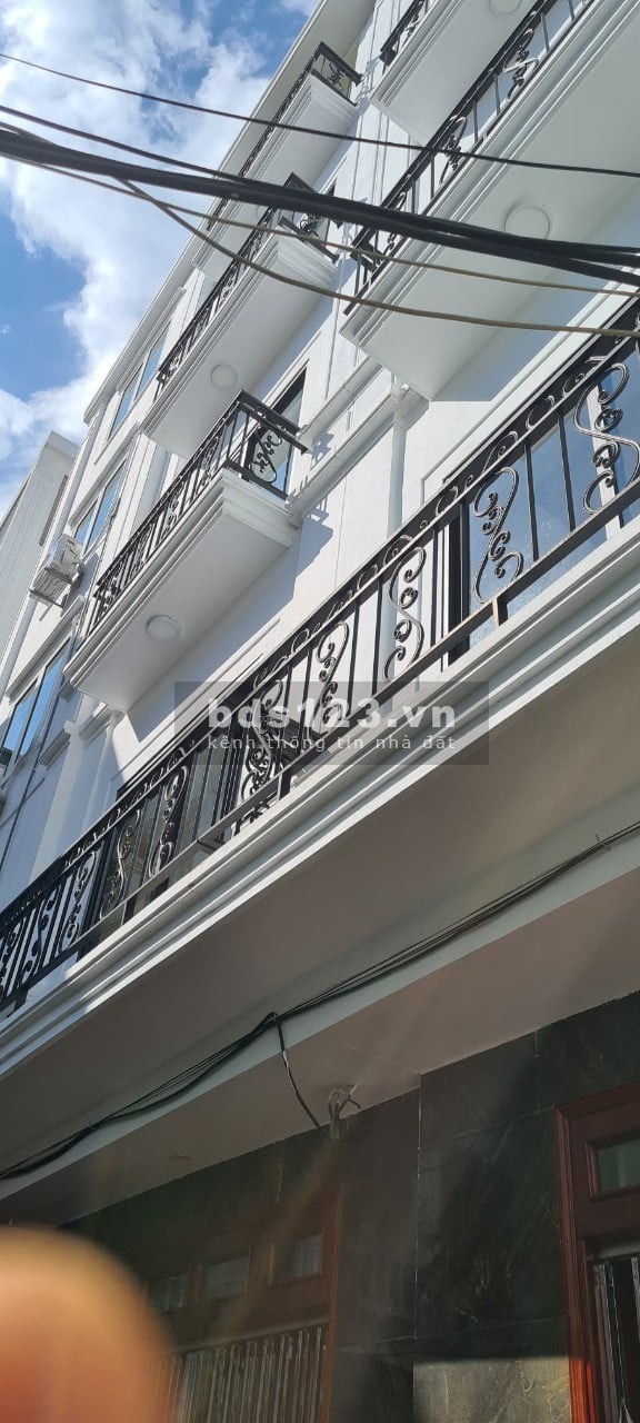 Cần bán gấp nhà Đại Mỗ, Nam Từ Liêm, 4 tầng x 32m2, ô tô đỗ, gần Aeon Mall Hà Đông, 3.85 tỷ