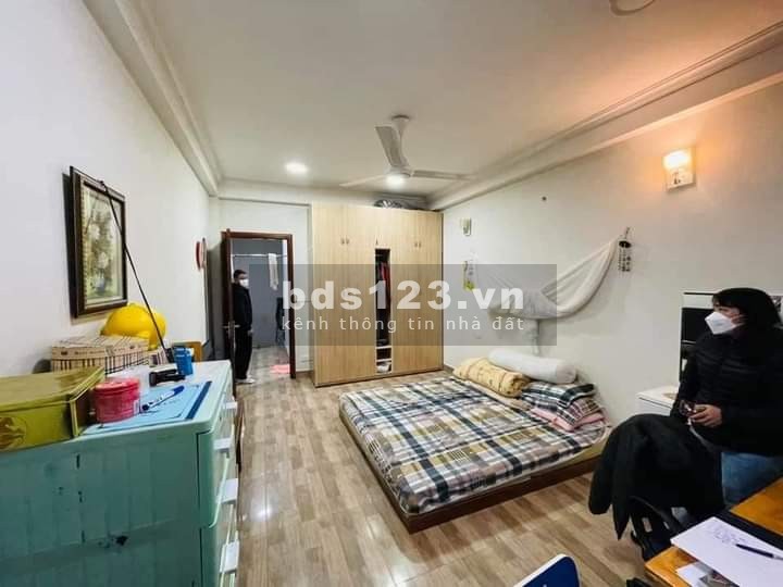 Bán nhà ở đường Nguyễn Ngọc Vũ, nhà gần ngõ oto, vị trí cực đẹp giá bán nhỉnh 4 tỷ